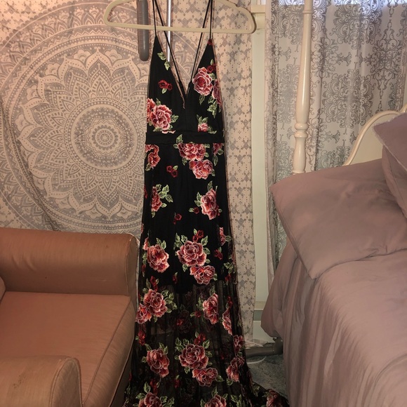 Prom dress size medium black with flowers - Picture 5 of 6